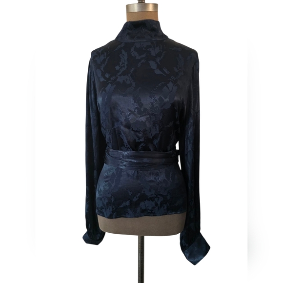 LPA Lanette Top Blouse Long Sleeves Open Back Shirt Navy Size XL - Picture 9 of 15